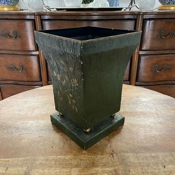 Vintage reproduction metal toleware footed cachepot - Picture 3 of 5